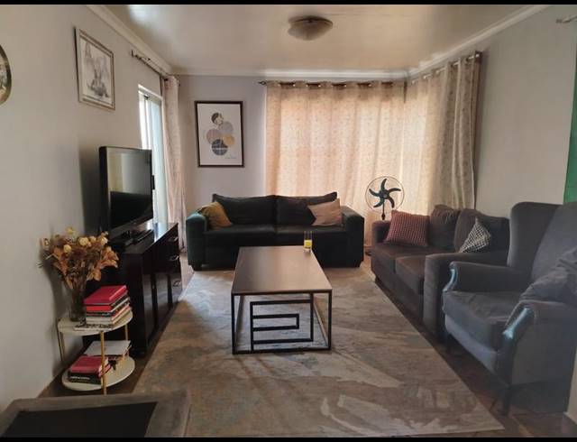 2 BEDROOM APARTMENT FOR SALE IN CRESTA